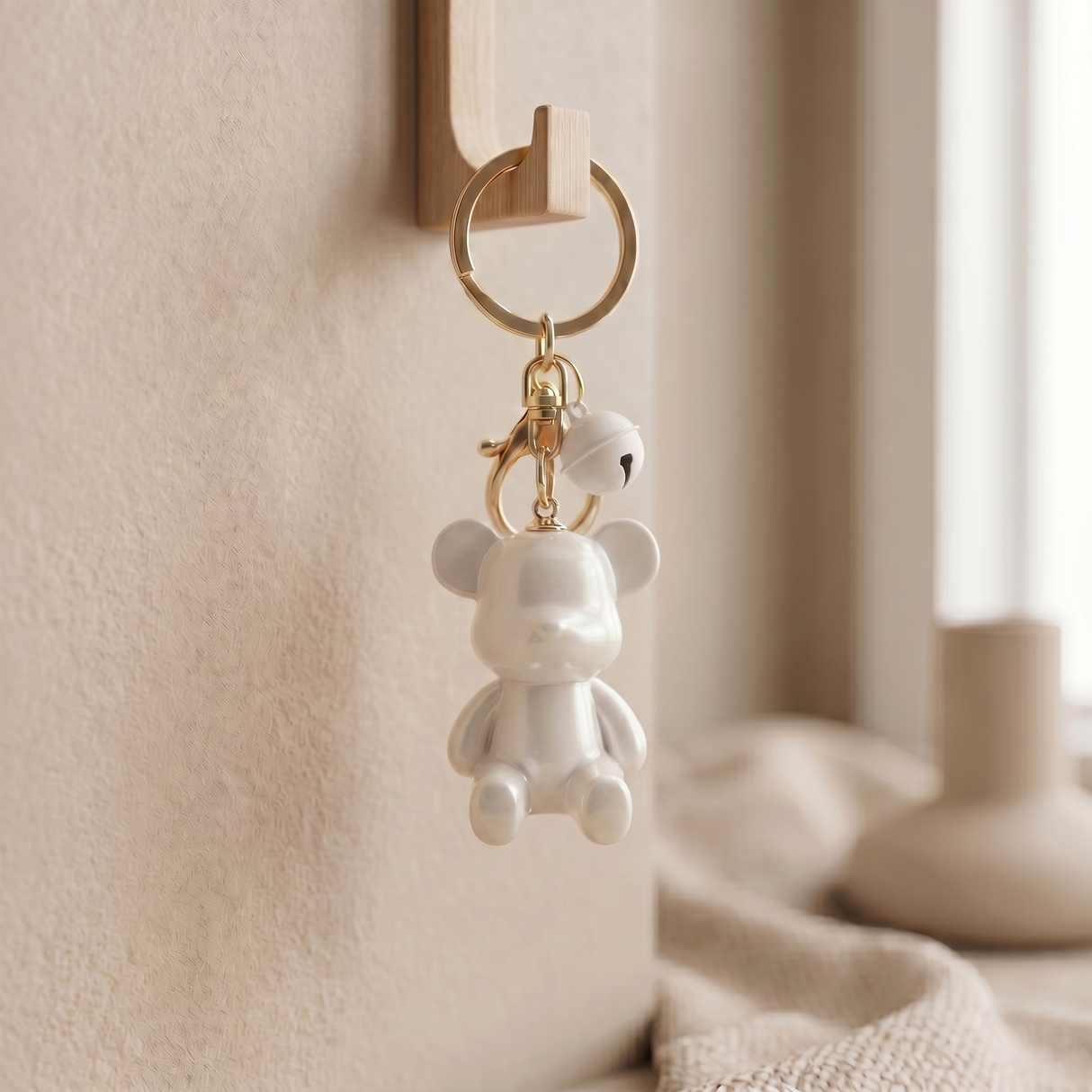 Decoor Bear Keychain Sitting